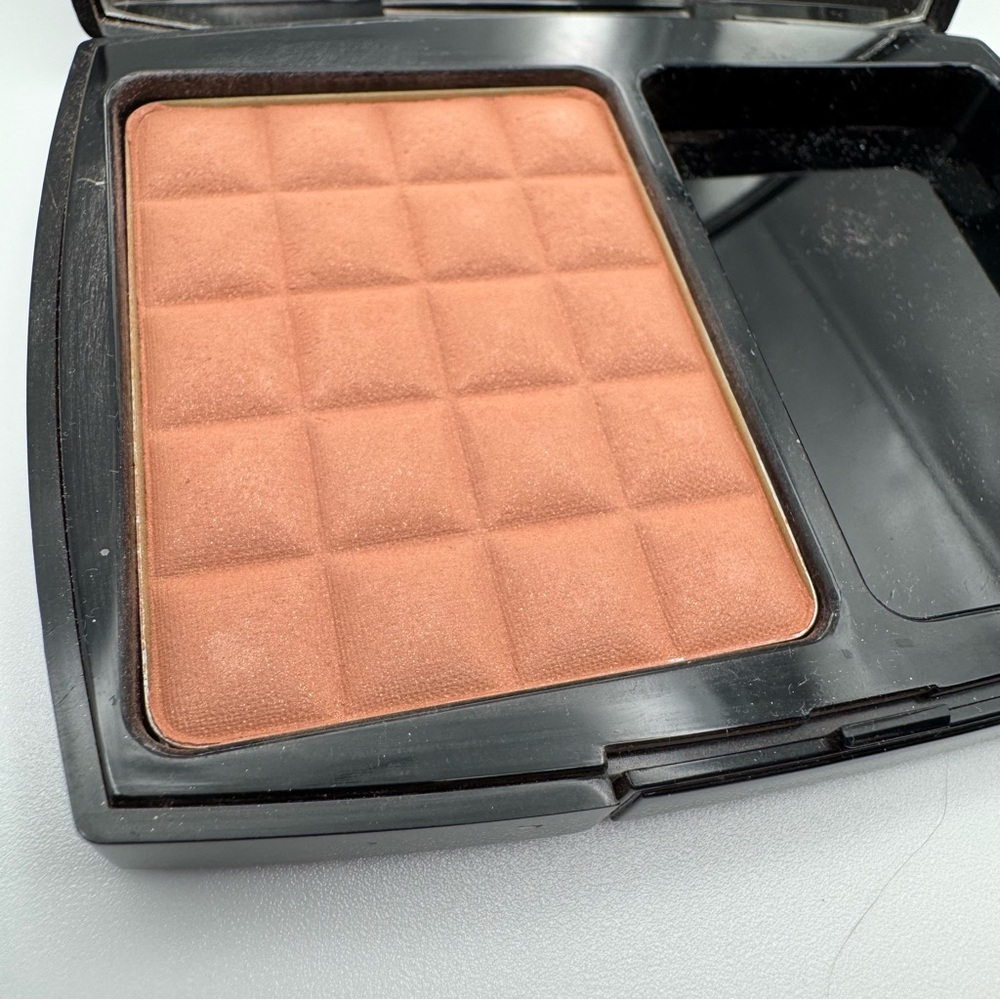 Chanel Irreelle Soleil Silky Bronzing Powder in Shade 21 Toundra Discontinued - Picture 5 of 8